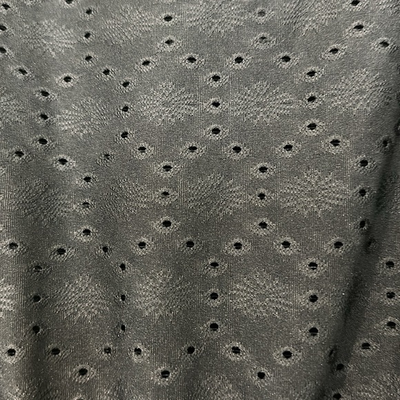 SHEIN Curve 2XL eyelet top in black - Picture 2 of 2